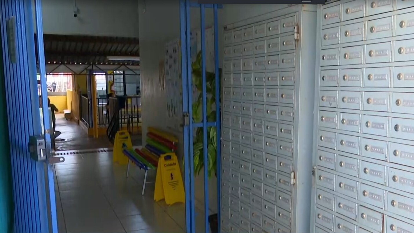Onde a correspondência ainda chega pela escola