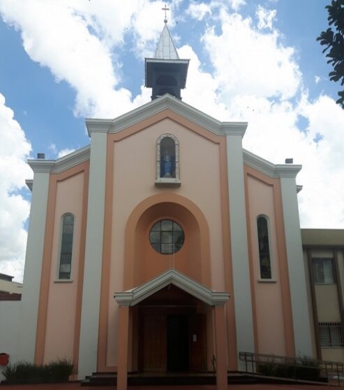 A paróquia Nossa Senhora Rainha dos Apóstolos