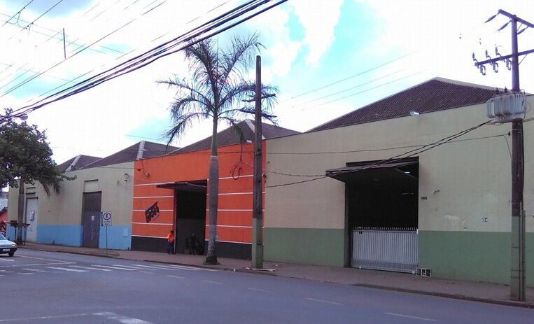 Os antigos armazéns de café da avenida Celso Garcia Cid