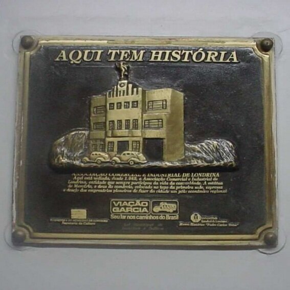 As placas que disseram: “Aqui Tem História”