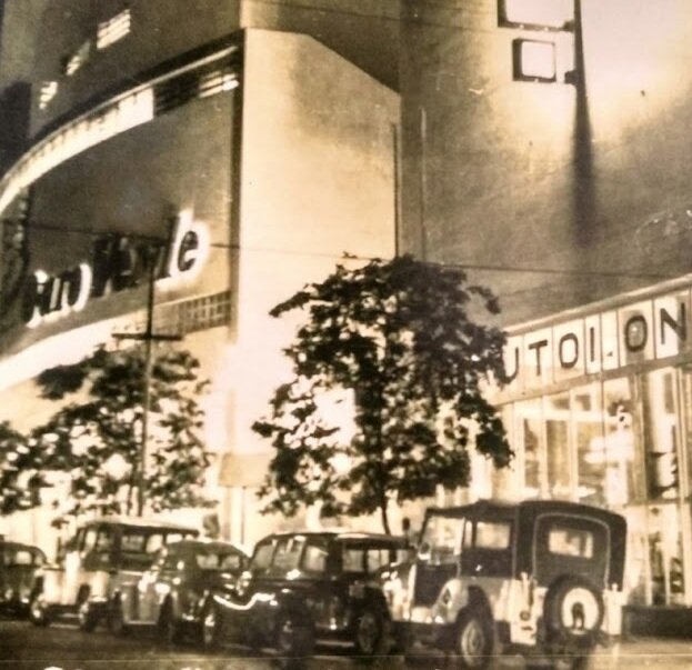 Vitrine, letreiro e tombamento parcial