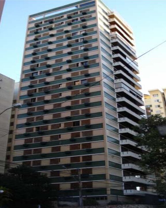 Quando a Rainha Elizabeth abençoou um edifício em Londrina