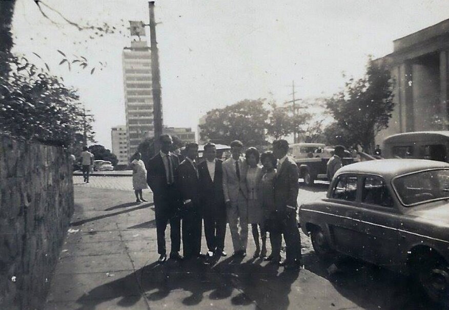 Instantâneo de uma manhã londrinense dos anos 1960