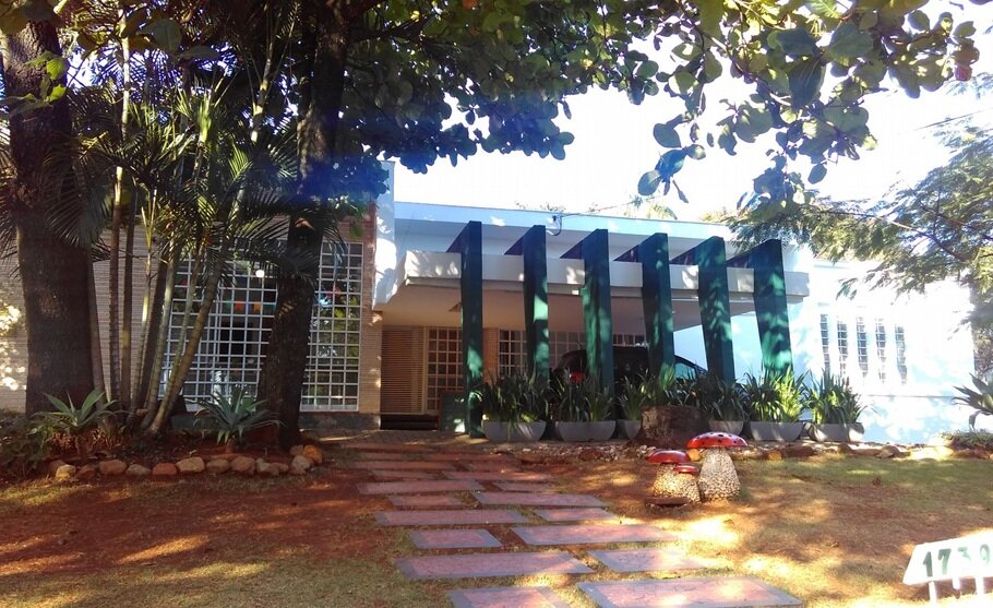 Uma casa modernista no Jardim Londrilar
