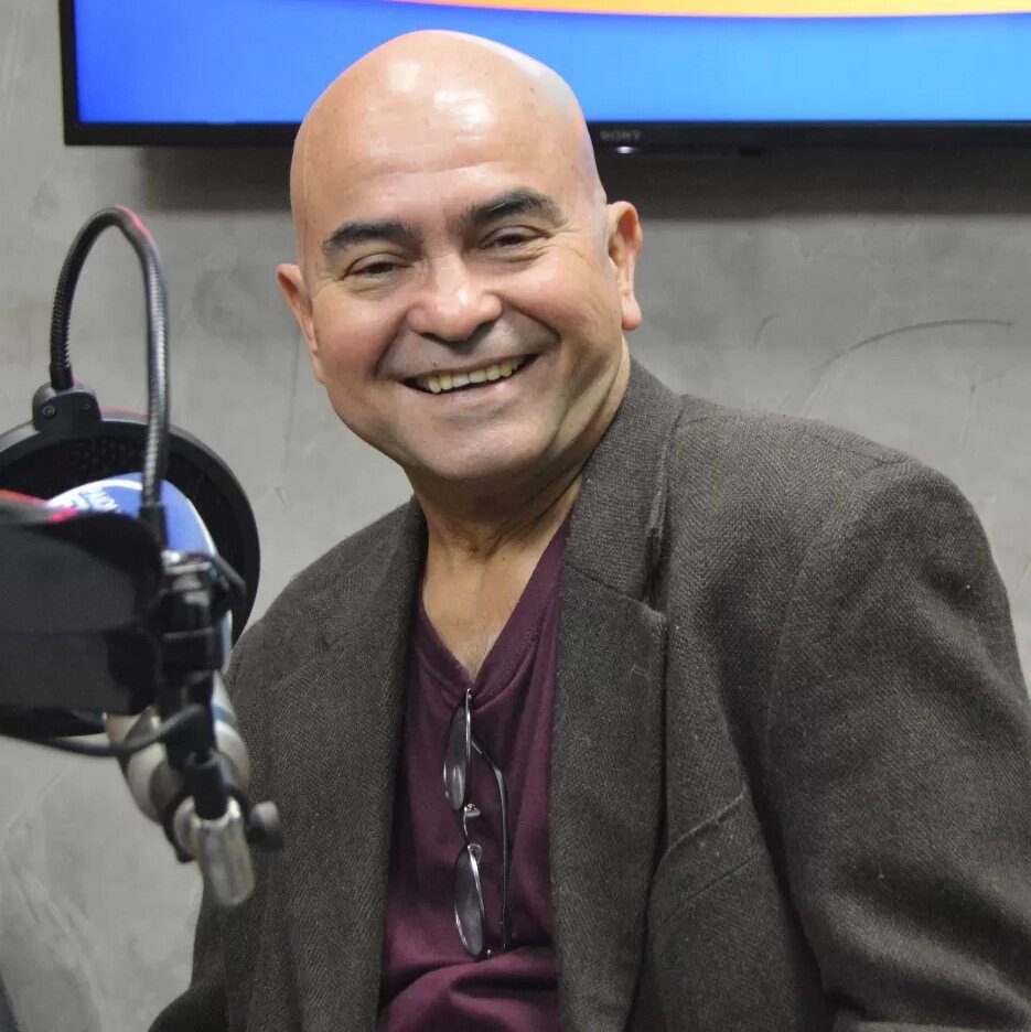 Lázaro Câmara, entre o palco, o rádio e a televisão