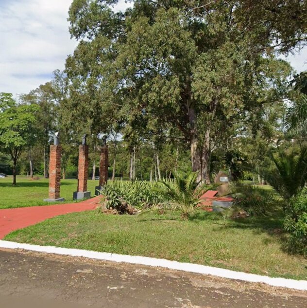 A praça que celebrou a amizade com Módena