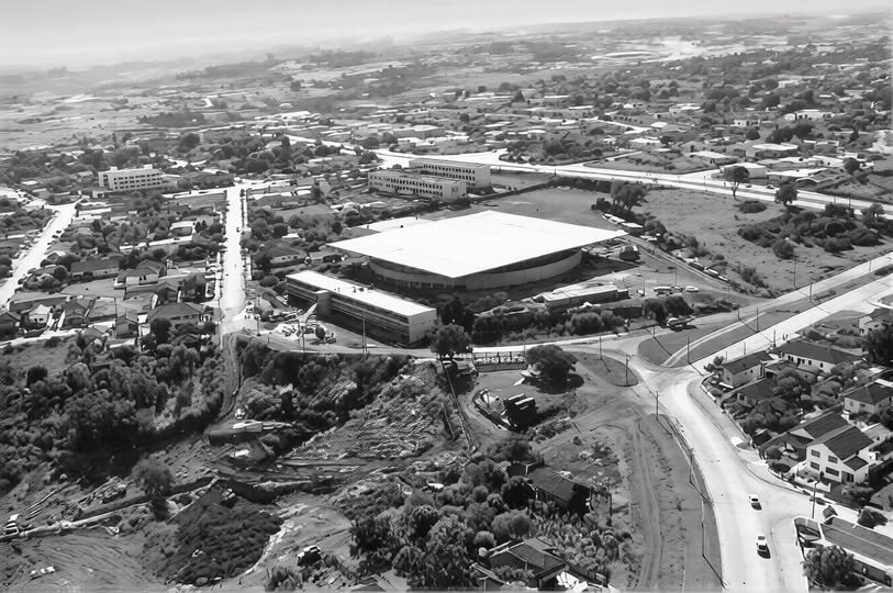 Antes da inauguração, o Moringão já mudava a paisagem