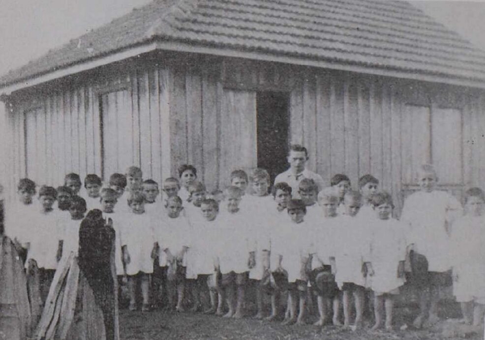 A primeira escola pública estadual