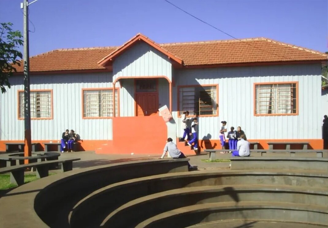 Quando uma escola bastava para formar uma comunidade